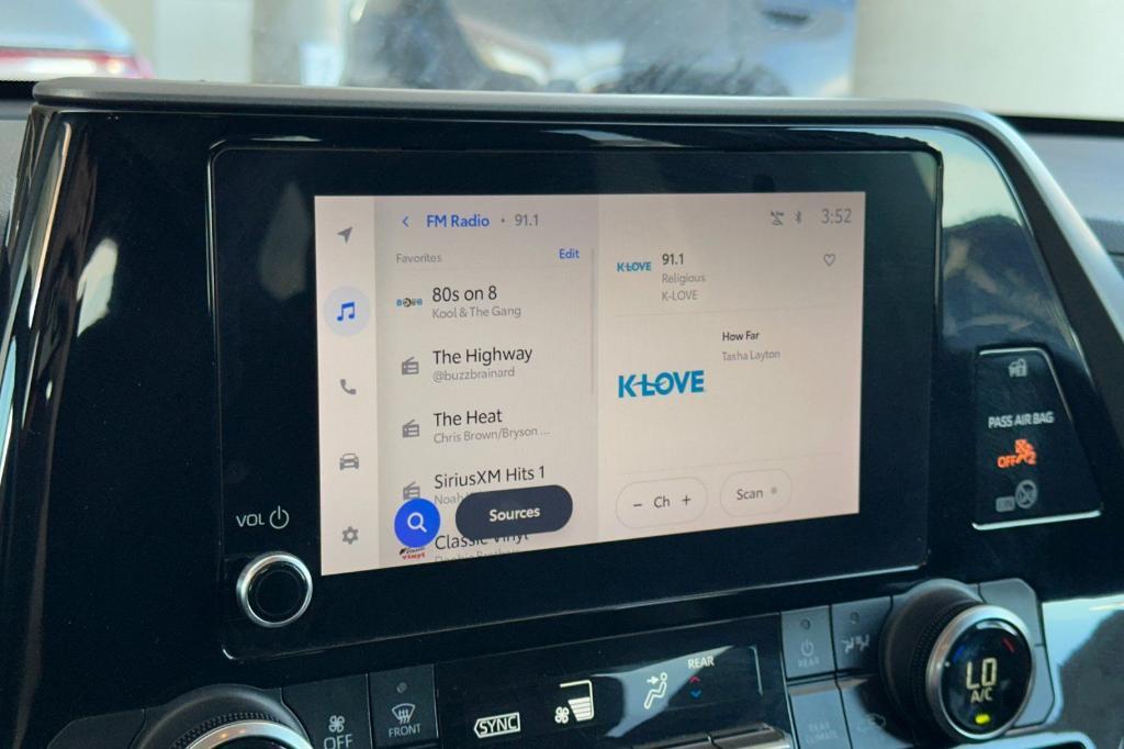 used 2024 Toyota Highlander car, priced at $30,592