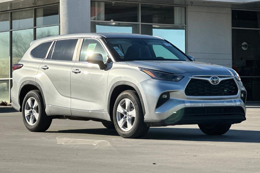 used 2024 Toyota Highlander car, priced at $30,592