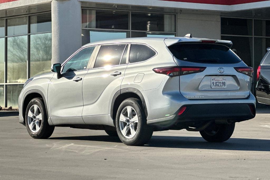 used 2024 Toyota Highlander car, priced at $30,592