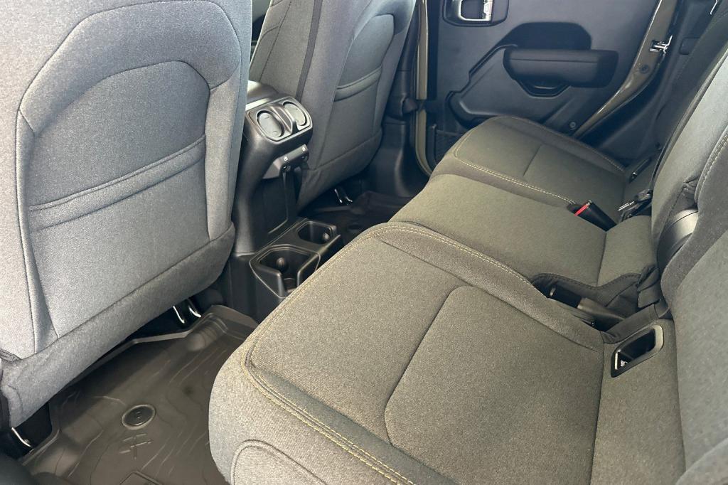 new 2026 Jeep Gladiator car, priced at $41,701