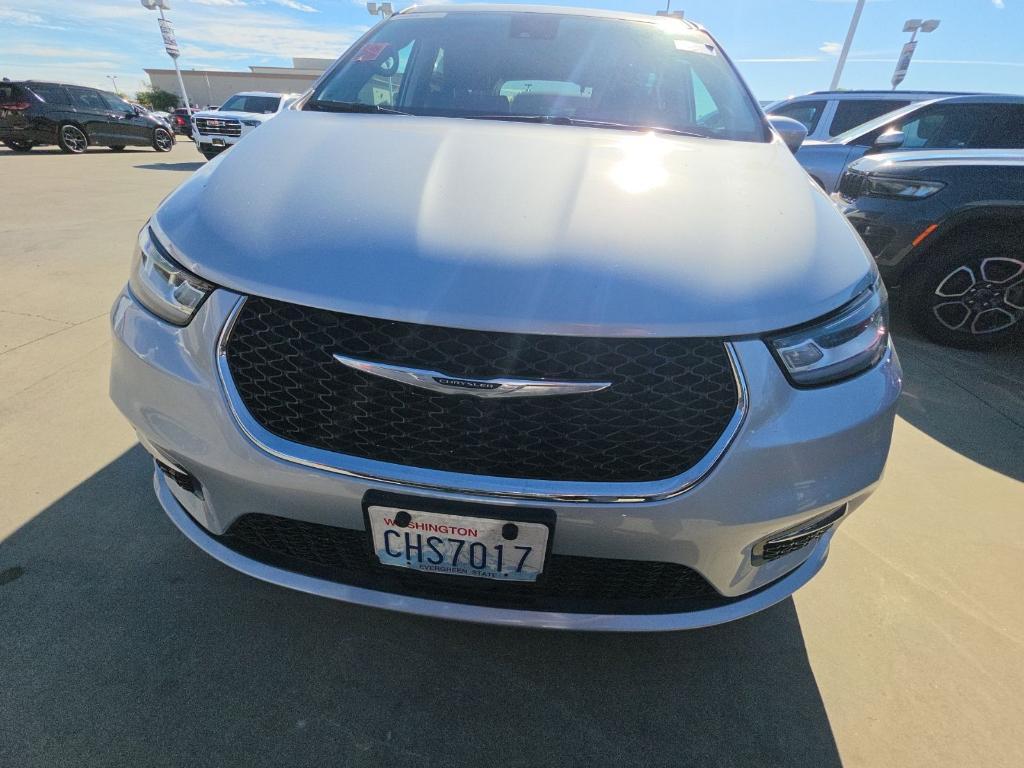 used 2023 Chrysler Pacifica Hybrid car, priced at $26,200