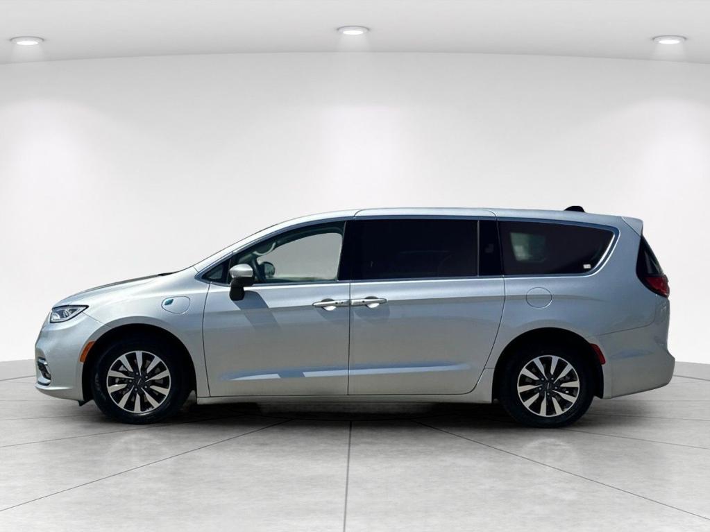 used 2023 Chrysler Pacifica Hybrid car, priced at $23,360