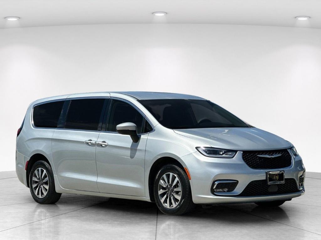 used 2023 Chrysler Pacifica Hybrid car, priced at $23,360