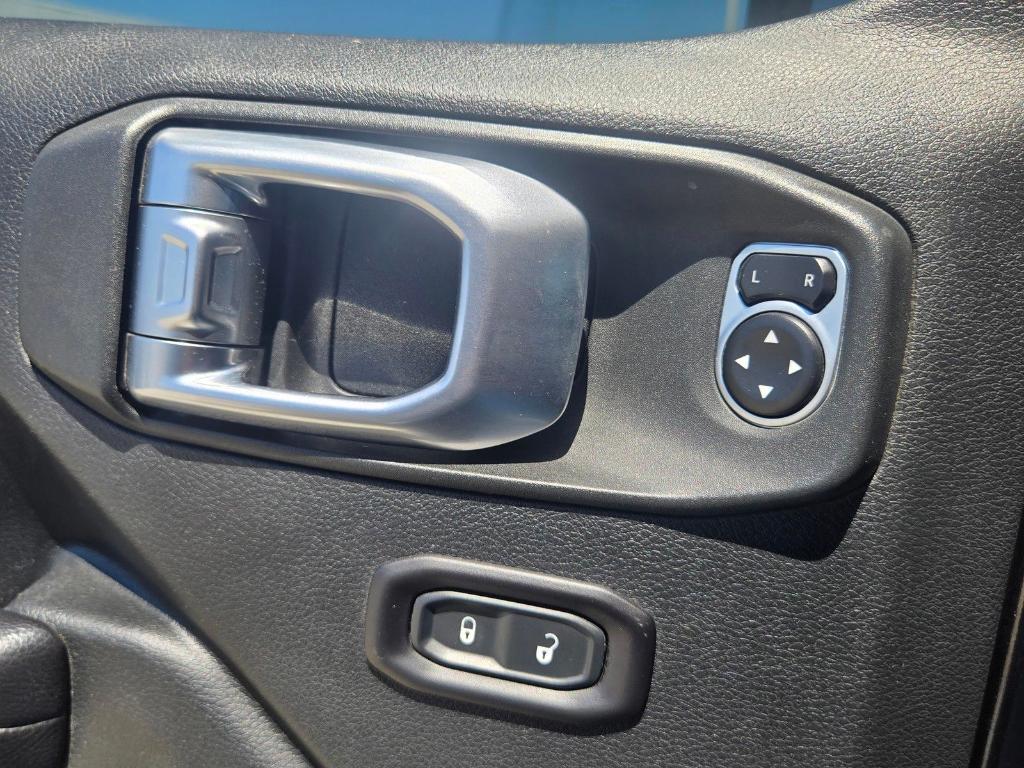 used 2018 Jeep Wrangler Unlimited car, priced at $27,076