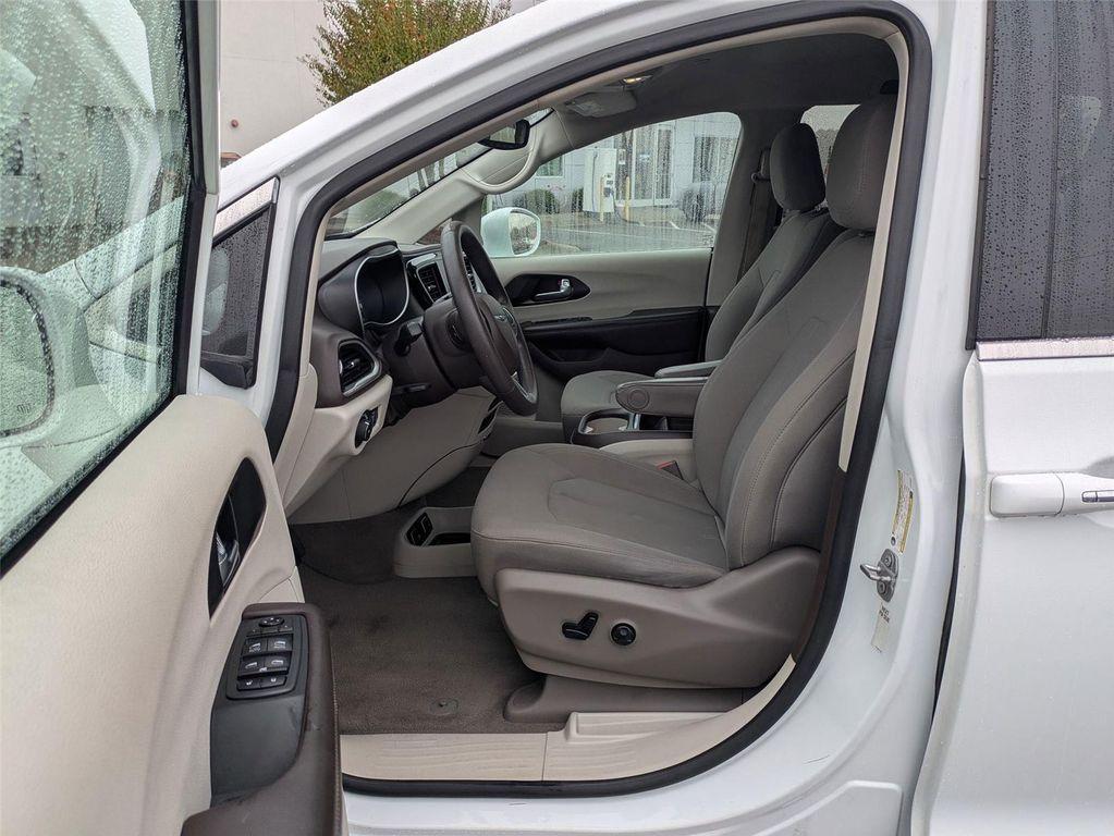 used 2020 Chrysler Pacifica car, priced at $12,685