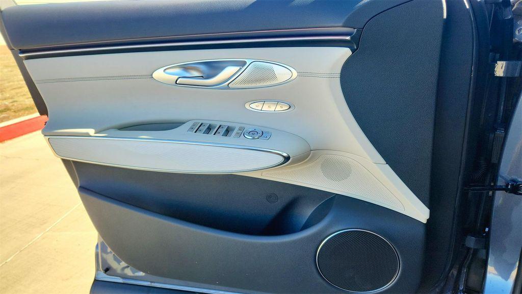 new 2026 Genesis GV70 car, priced at $59,550