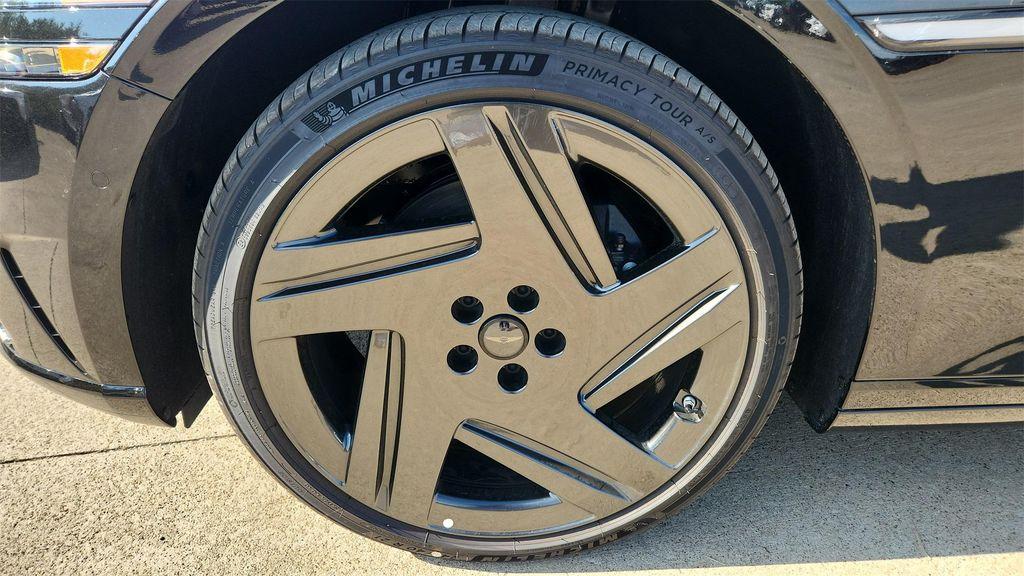 new 2026 Genesis G90 car, priced at $107,895