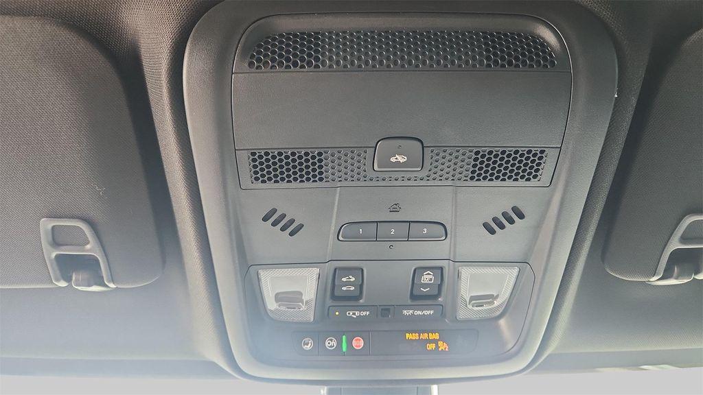 used 2025 Cadillac XT5 car, priced at $50,987