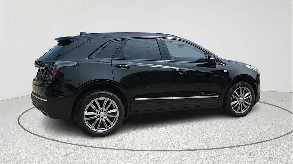 used 2025 Cadillac XT5 car, priced at $50,987