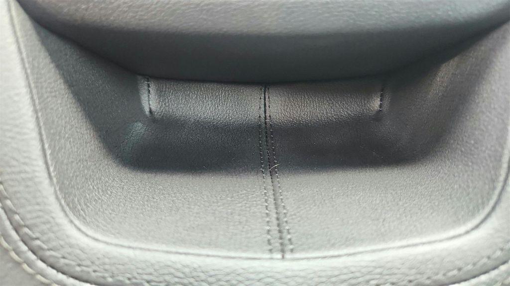 used 2025 Cadillac XT5 car, priced at $50,987