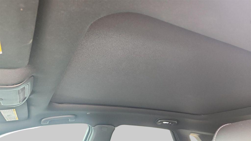 used 2025 Cadillac XT5 car, priced at $50,987