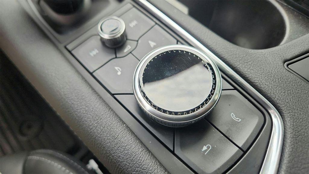 used 2025 Cadillac XT5 car, priced at $50,987