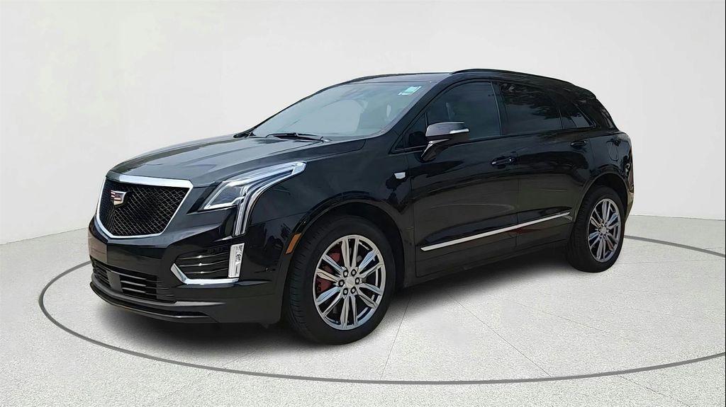 used 2025 Cadillac XT5 car, priced at $50,987
