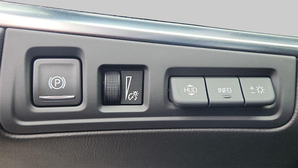 used 2025 Cadillac XT5 car, priced at $50,987