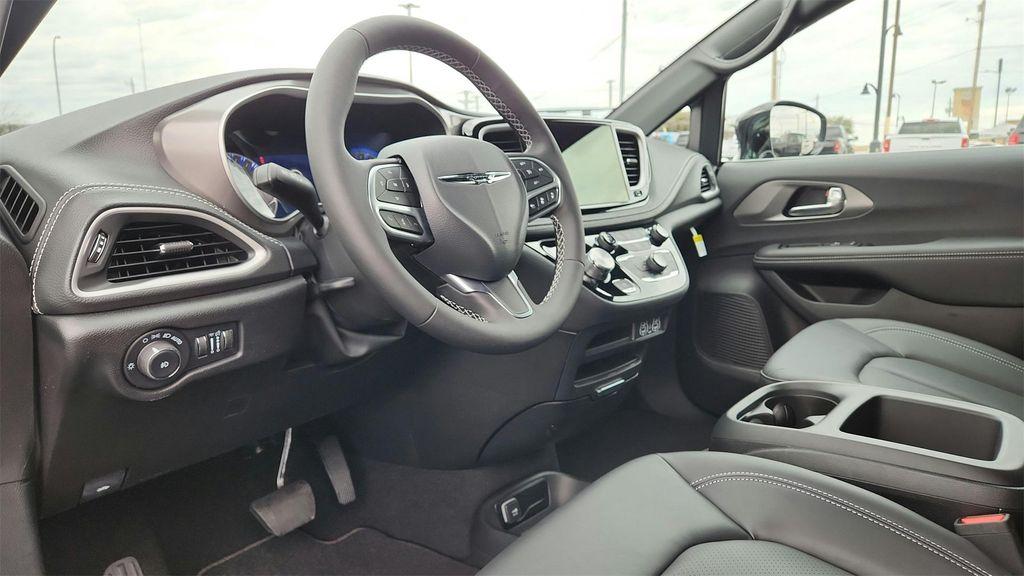 used 2026 Chrysler Pacifica car, priced at $39,965