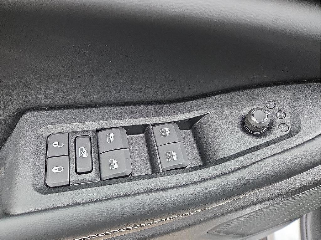 new 2026 Jeep Grand Cherokee car, priced at $45,825