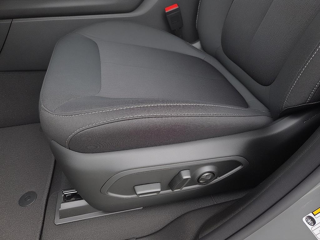 new 2027 Jeep Grand Cherokee car, priced at $43,874