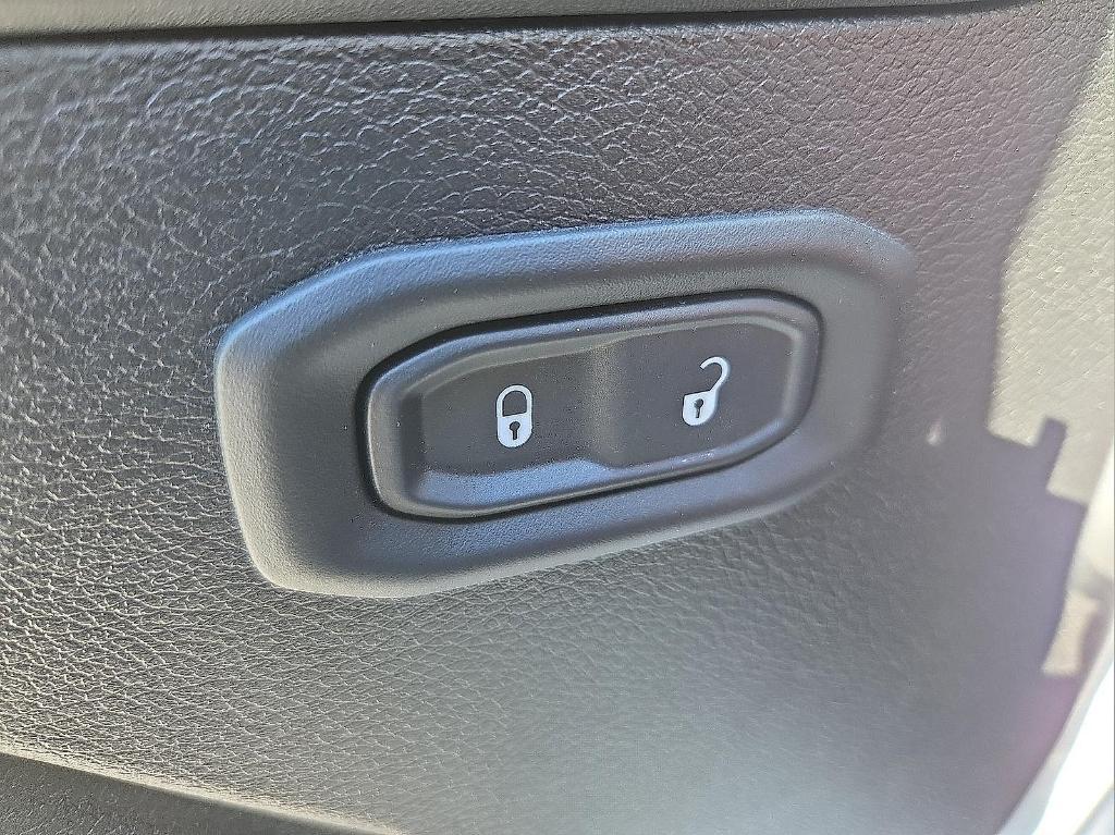 new 2026 Jeep Gladiator car, priced at $43,831