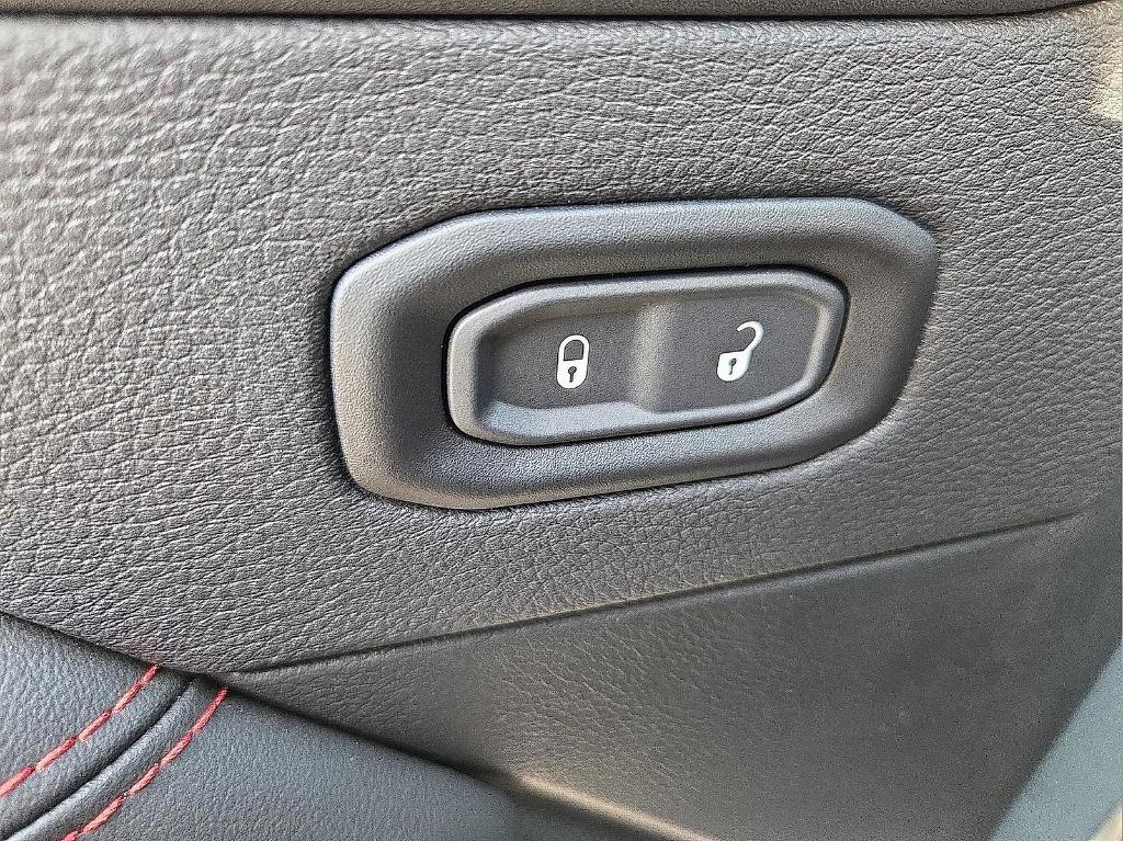 new 2026 Jeep Gladiator car, priced at $48,685