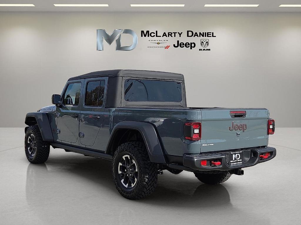 new 2026 Jeep Gladiator car, priced at $48,685