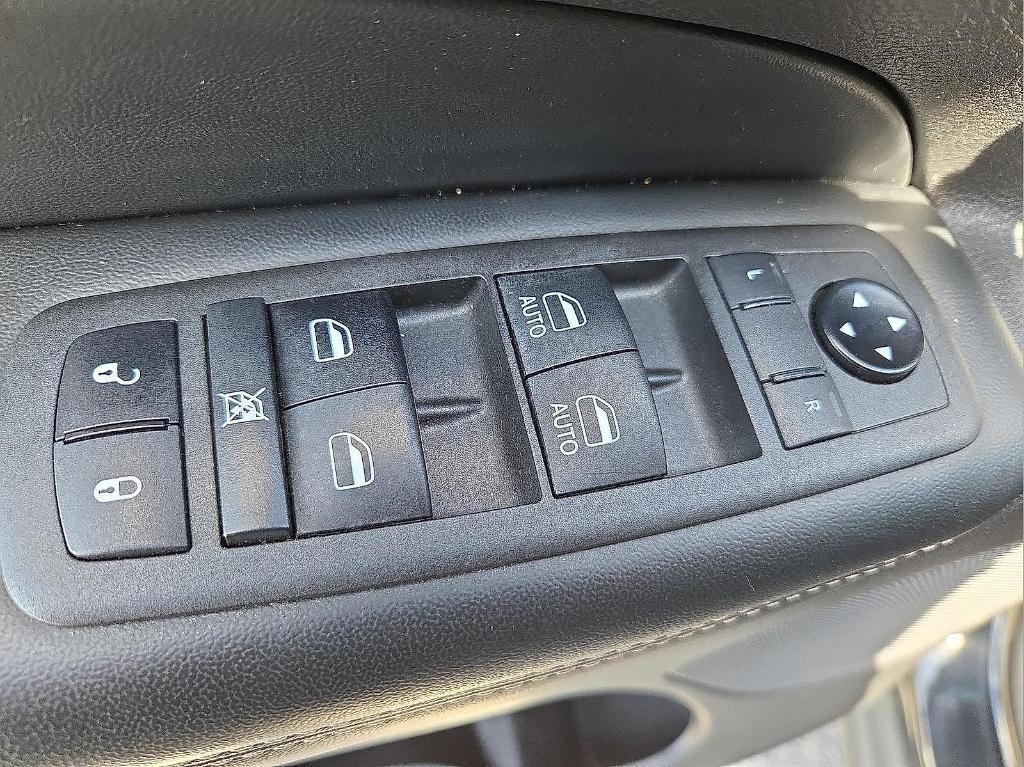 used 2021 Jeep Grand Cherokee car, priced at $15,868