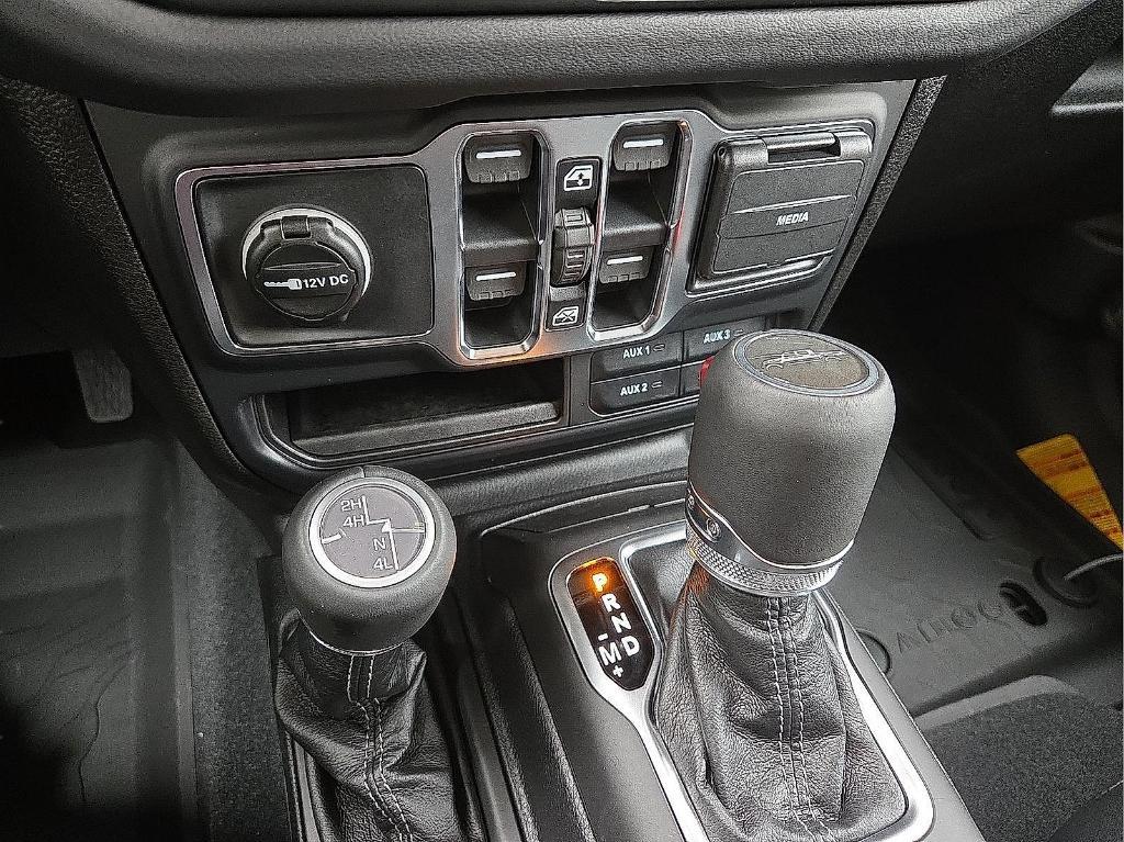 new 2026 Jeep Gladiator car, priced at $47,964