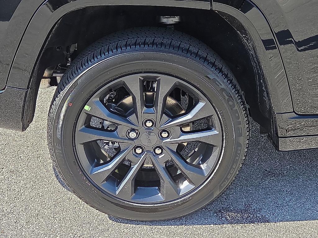 new 2026 Jeep Grand Cherokee car, priced at $47,882