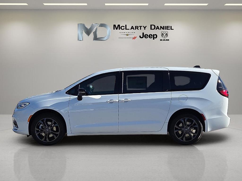 new 2026 Chrysler Pacifica car, priced at $42,015