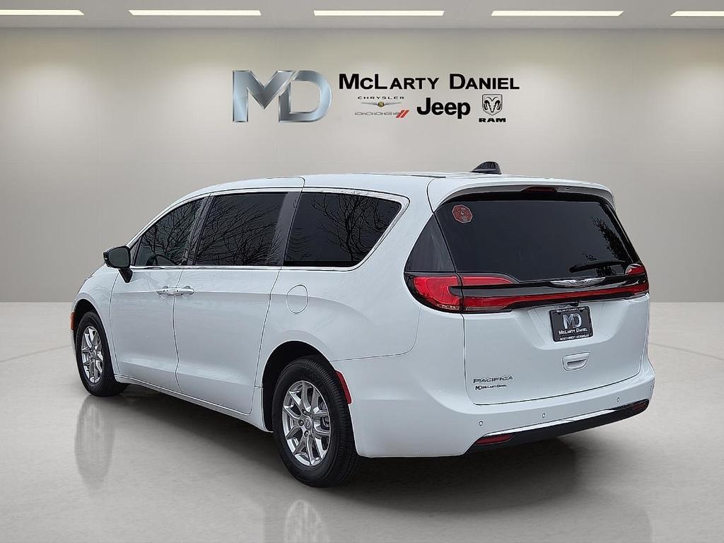 new 2026 Chrysler Pacifica car, priced at $40,300