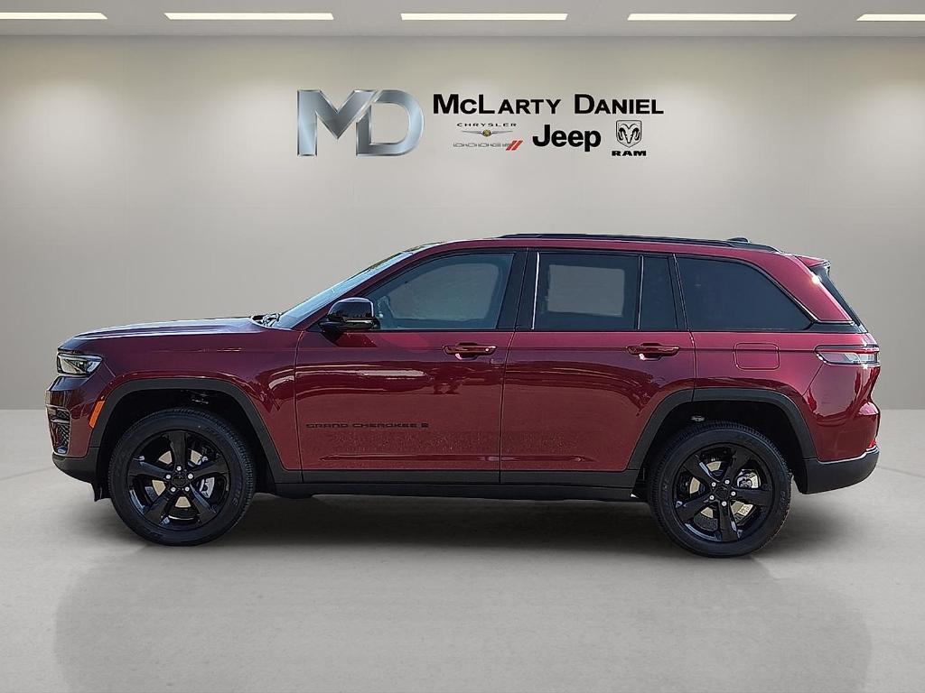new 2025 Jeep Grand Cherokee car, priced at $40,233