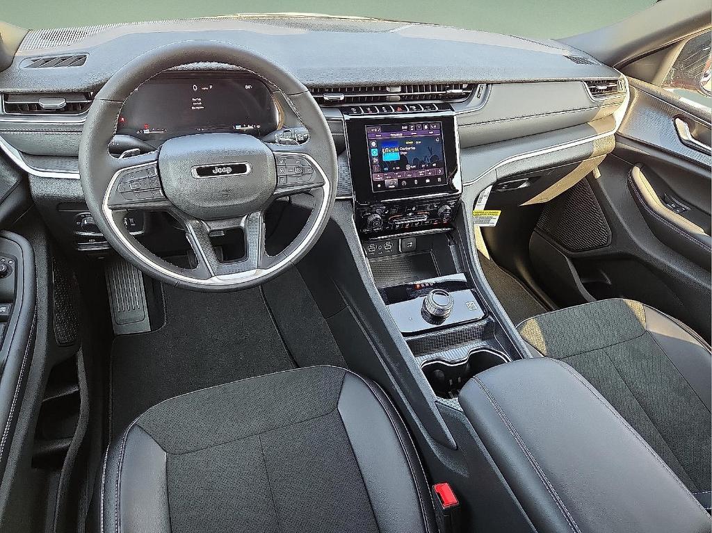 new 2025 Jeep Grand Cherokee car, priced at $40,233