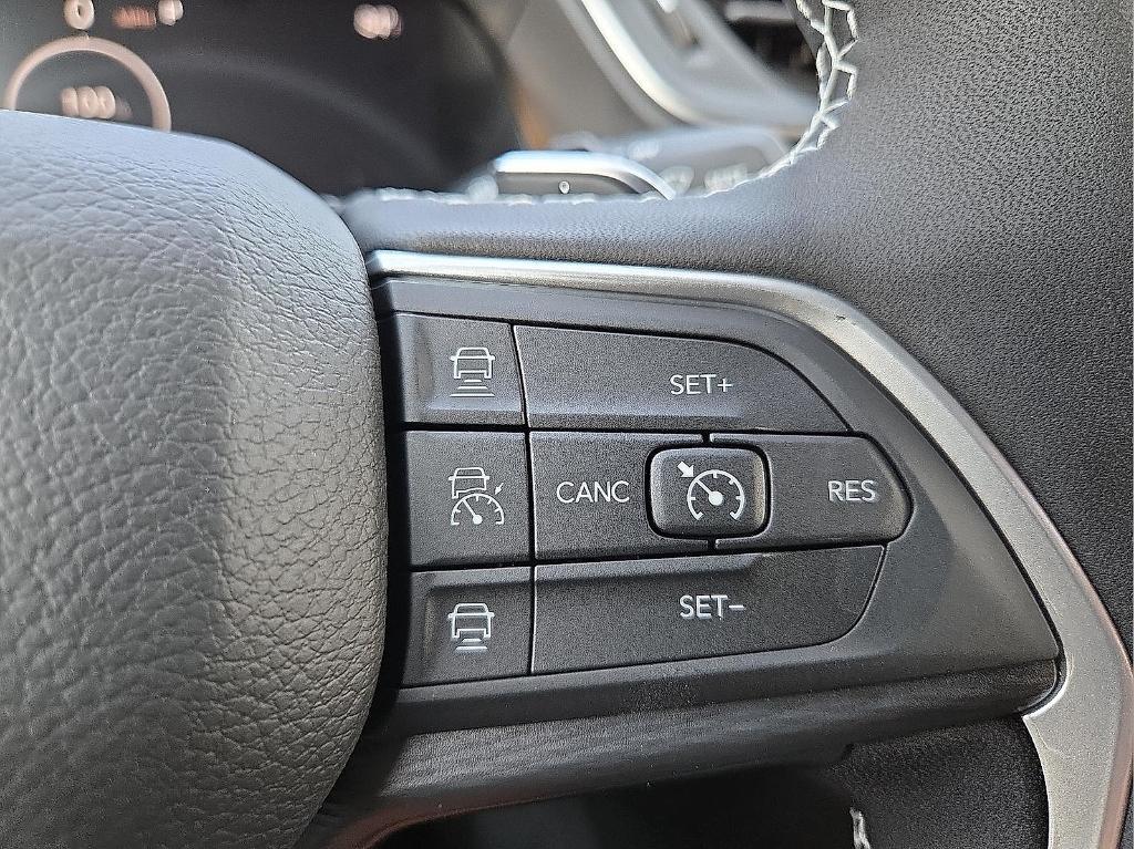 new 2025 Jeep Grand Cherokee car, priced at $40,233