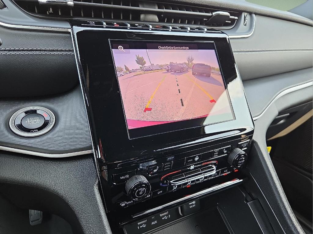 new 2025 Jeep Grand Cherokee car, priced at $40,233