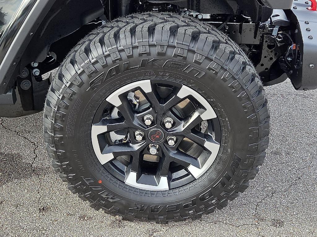 new 2026 Jeep Gladiator car, priced at $60,101