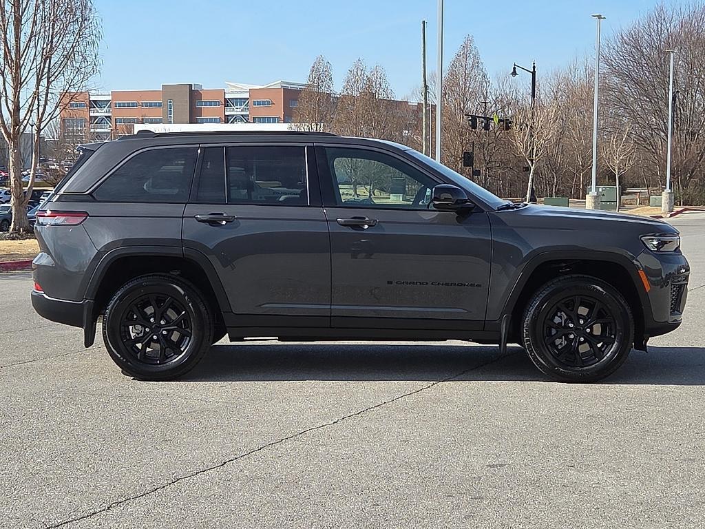 new 2026 Jeep Grand Cherokee car, priced at $47,282