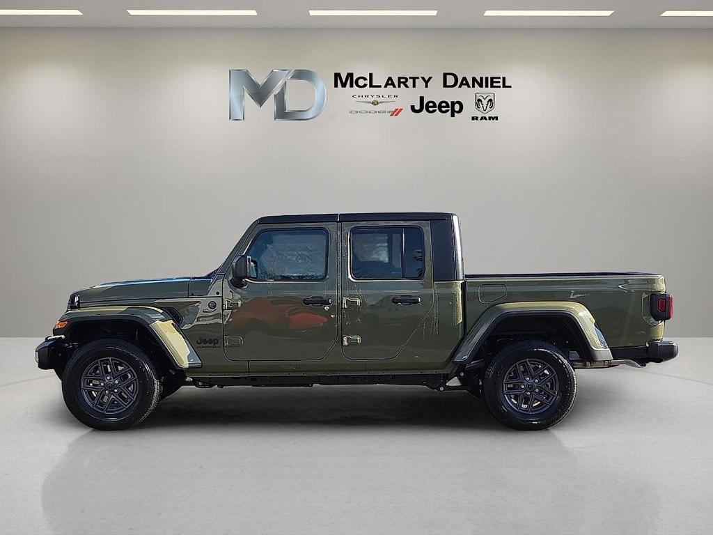 new 2026 Jeep Gladiator car, priced at $43,630