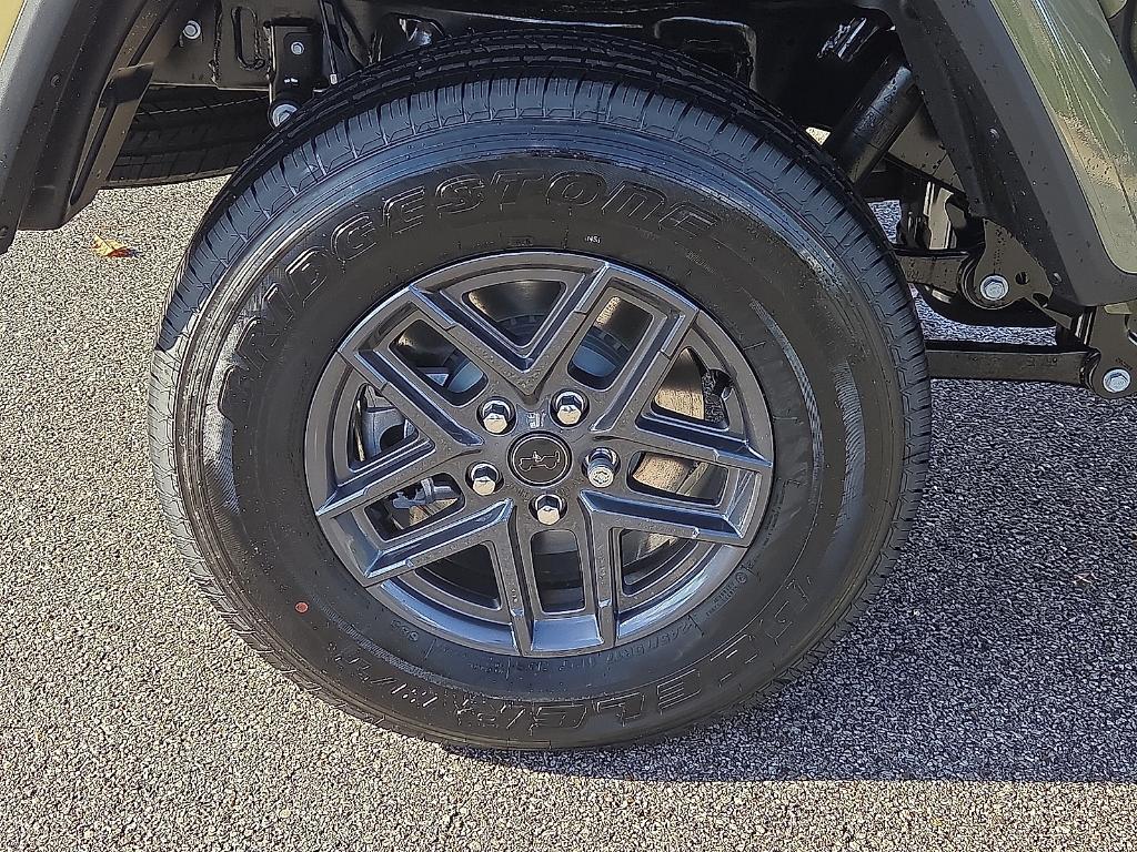 new 2026 Jeep Gladiator car, priced at $47,442