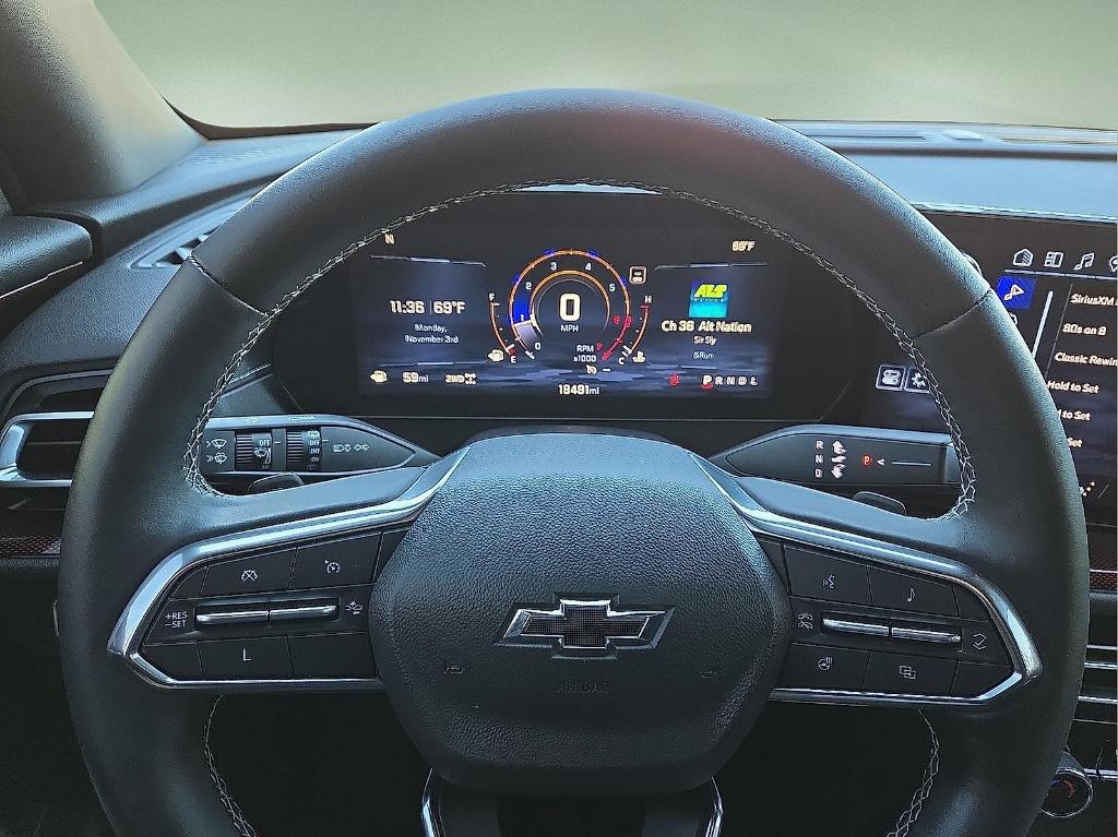 used 2024 Chevrolet Traverse car, priced at $44,274