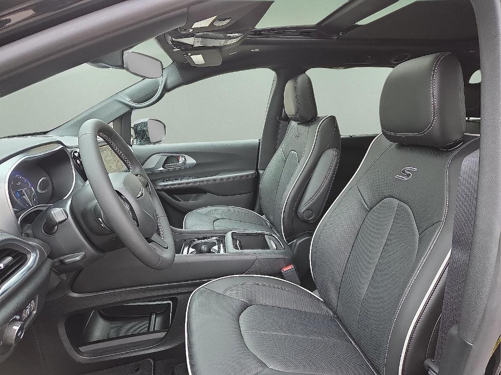 new 2026 Chrysler Pacifica car, priced at $48,859