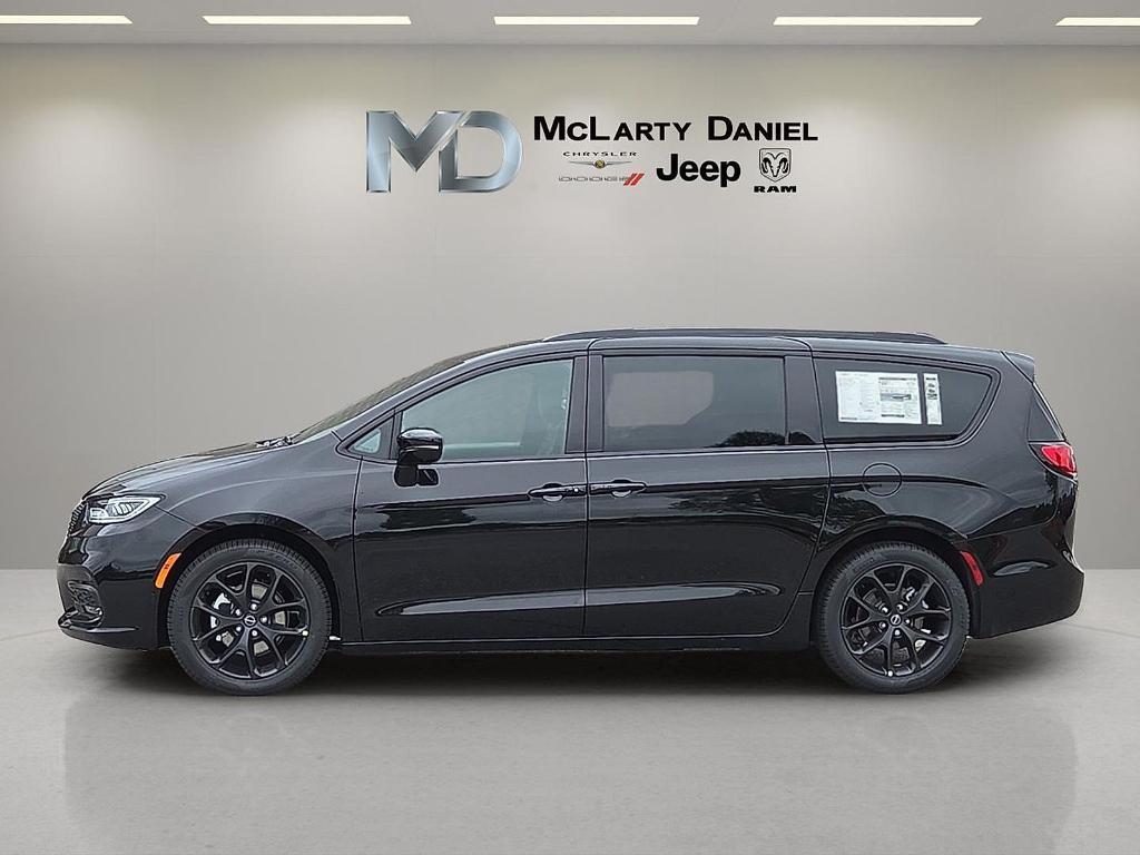 new 2026 Chrysler Pacifica car, priced at $48,859