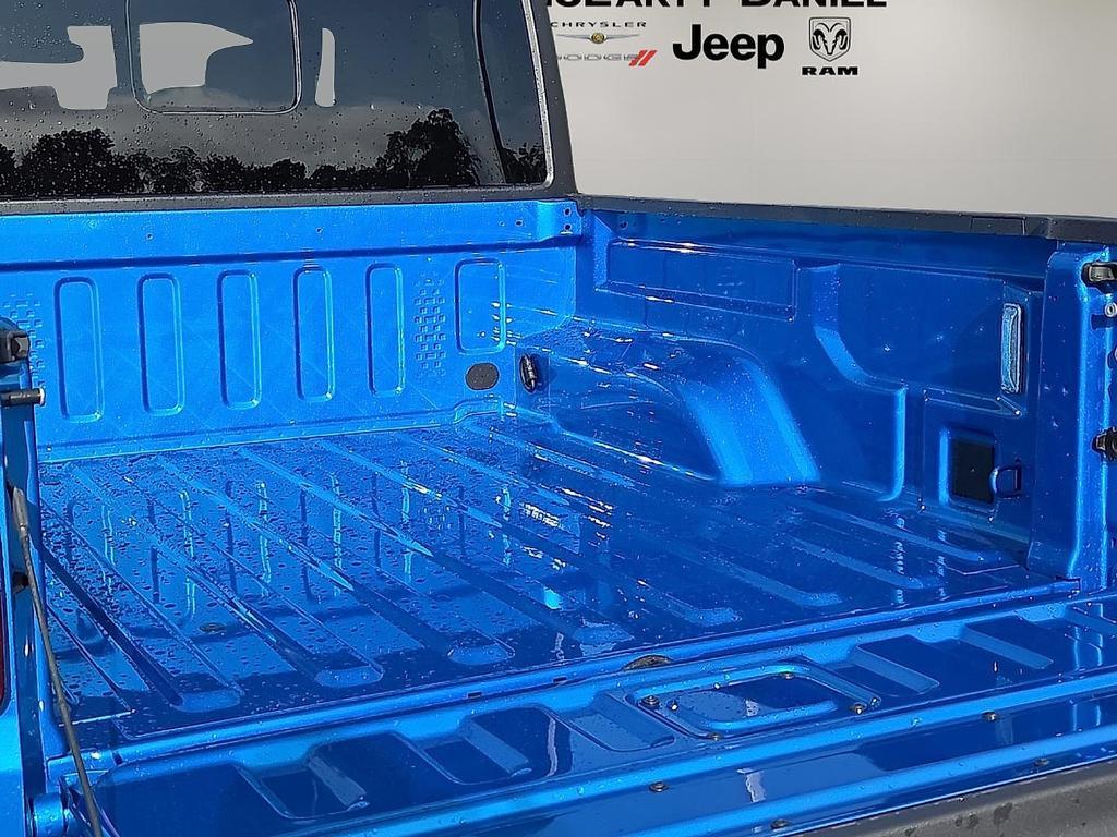 new 2025 Jeep Gladiator car, priced at $48,023