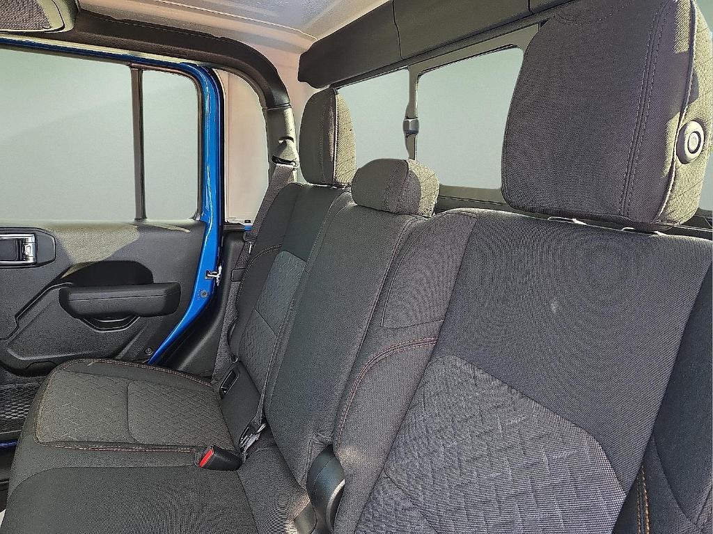 new 2025 Jeep Gladiator car, priced at $48,023