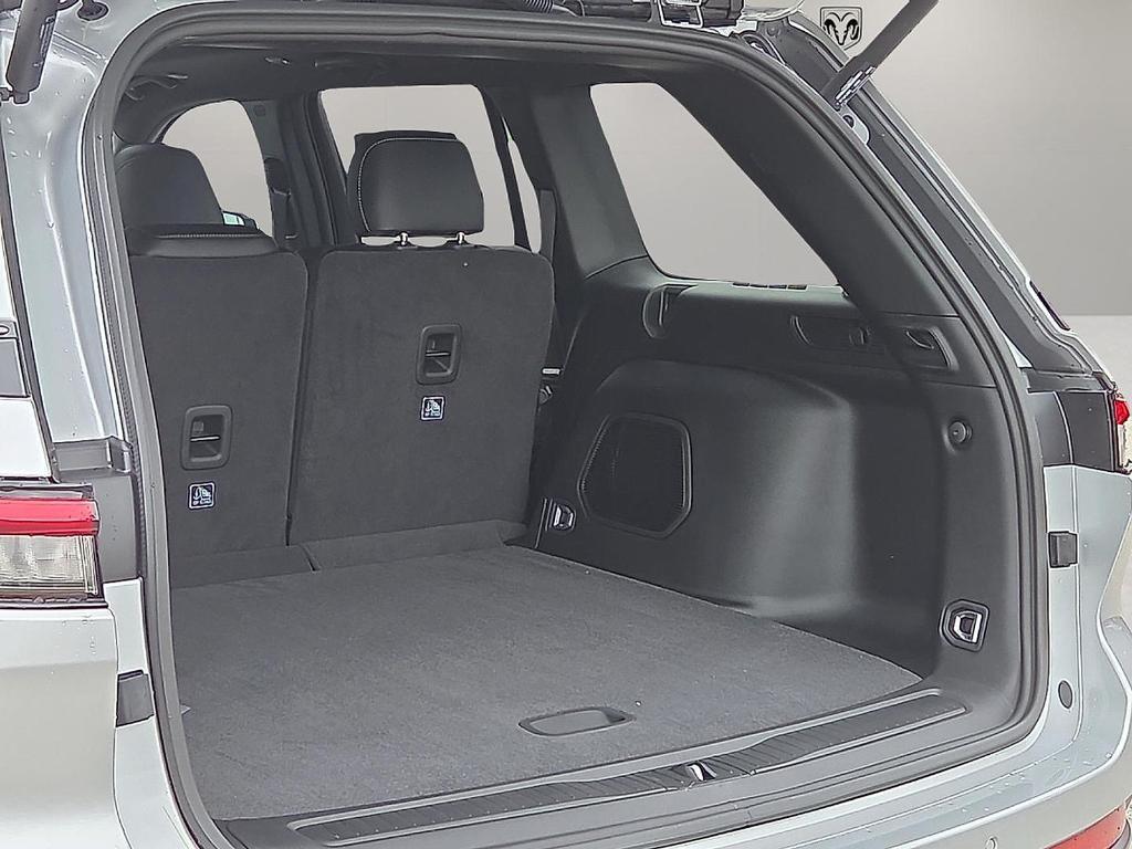 new 2026 Jeep Grand Cherokee car, priced at $47,407
