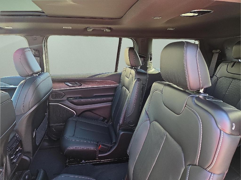 new 2026 Jeep Grand Cherokee L car, priced at $52,316