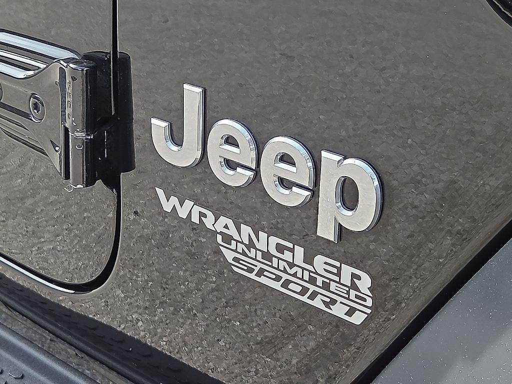 used 2020 Jeep Wrangler Unlimited car, priced at $27,416