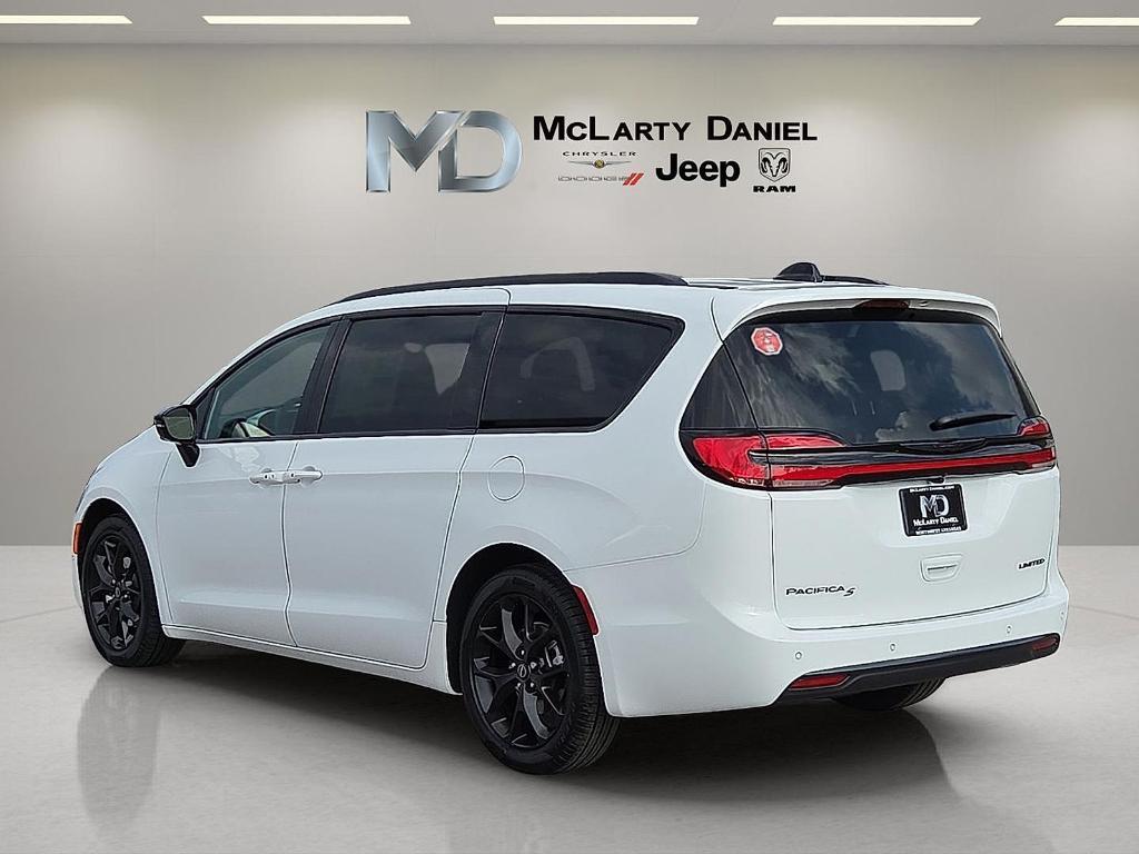 new 2026 Chrysler Pacifica car, priced at $47,359