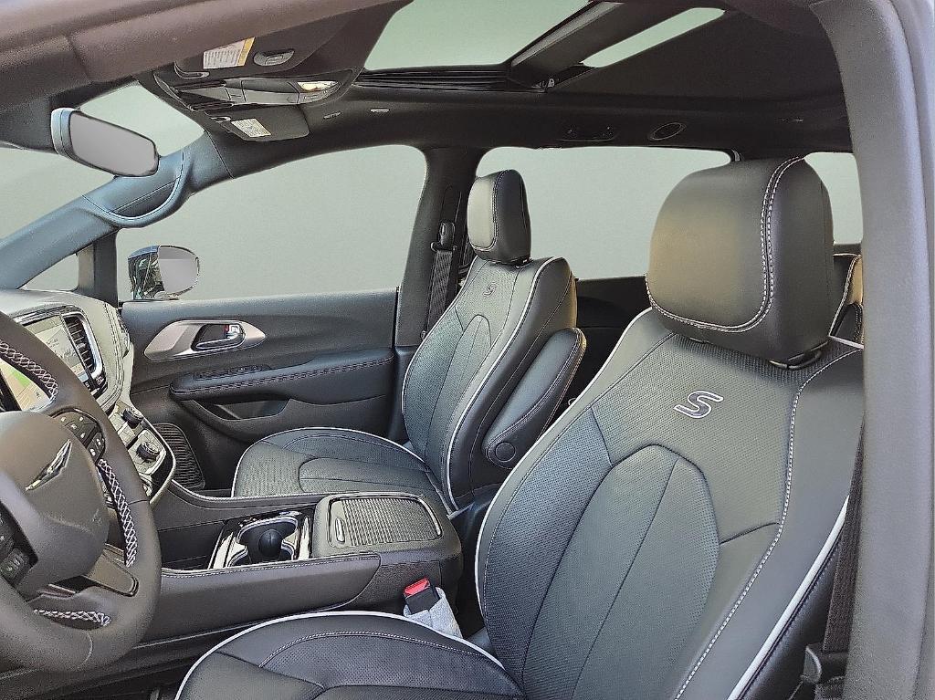 new 2026 Chrysler Pacifica car, priced at $47,624