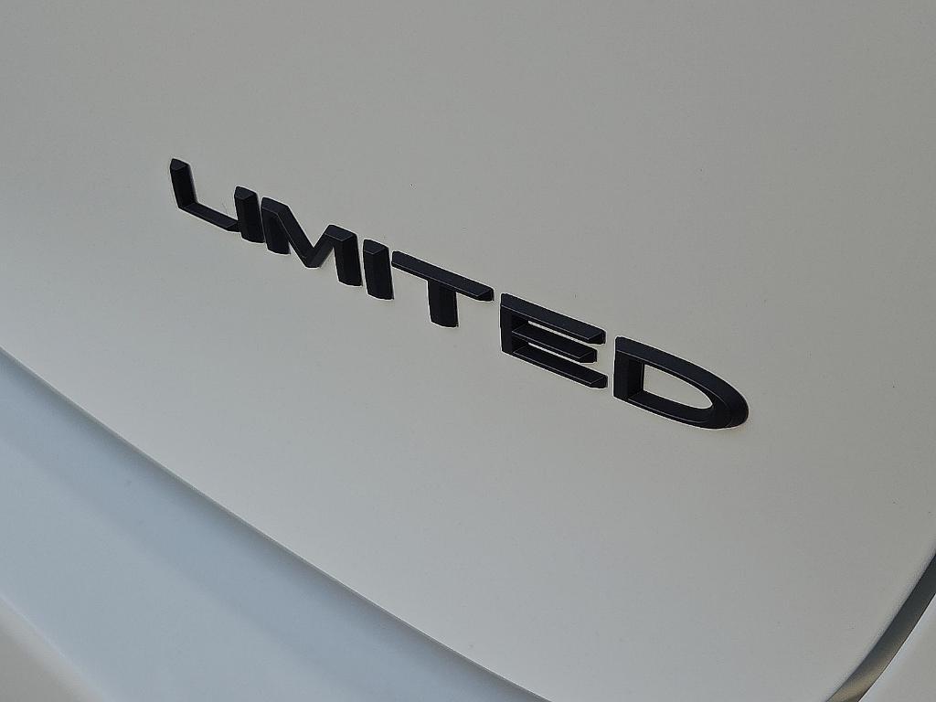 new 2026 Chrysler Pacifica car, priced at $47,624