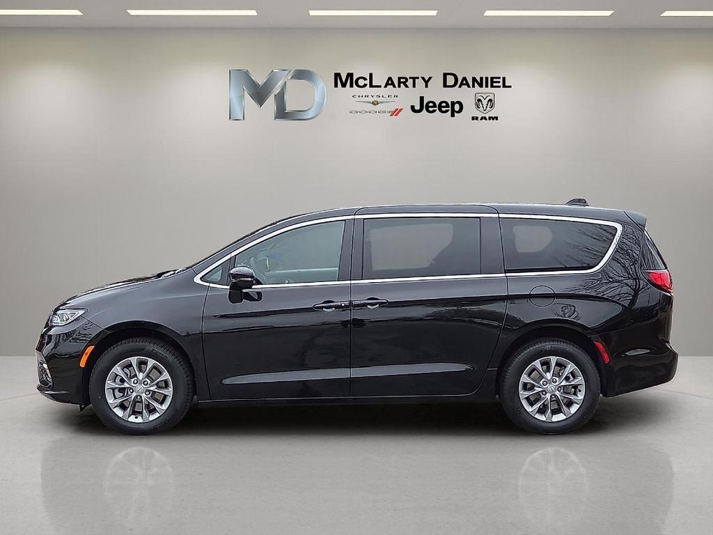 new 2026 Chrysler Pacifica car, priced at $48,832