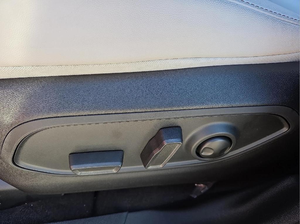 new 2026 Jeep Cherokee car, priced at $44,375